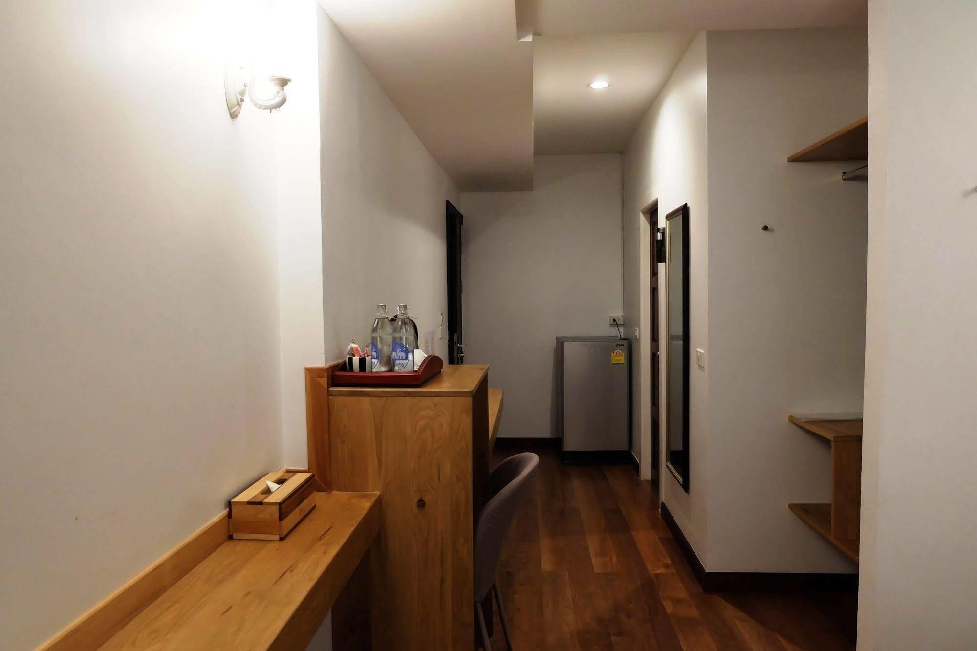 Cozy@9Hotel&Kitchen Банкок Екстериор снимка