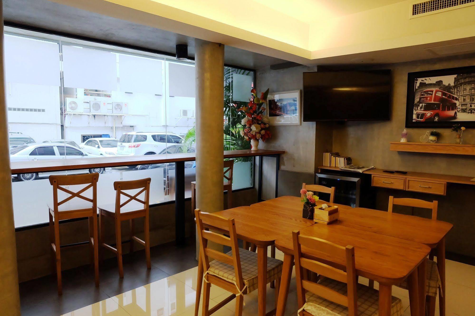 Cozy@9Hotel&Kitchen Банкок Екстериор снимка